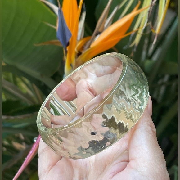 Faceted lucite silver lined bangle bracelet - Picture 3 of 6